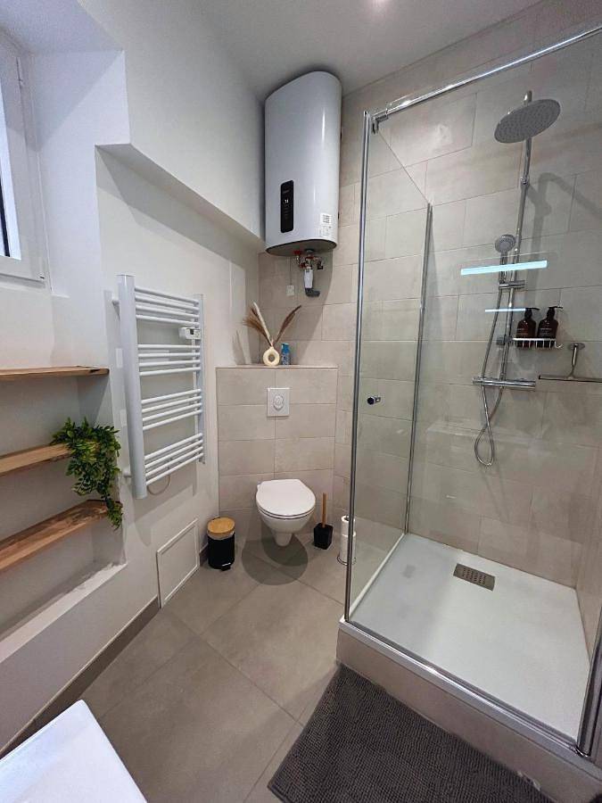 Appartement entier, One-Bedroom Apartment in Millau, Parc naturel régional des Grands Causses
