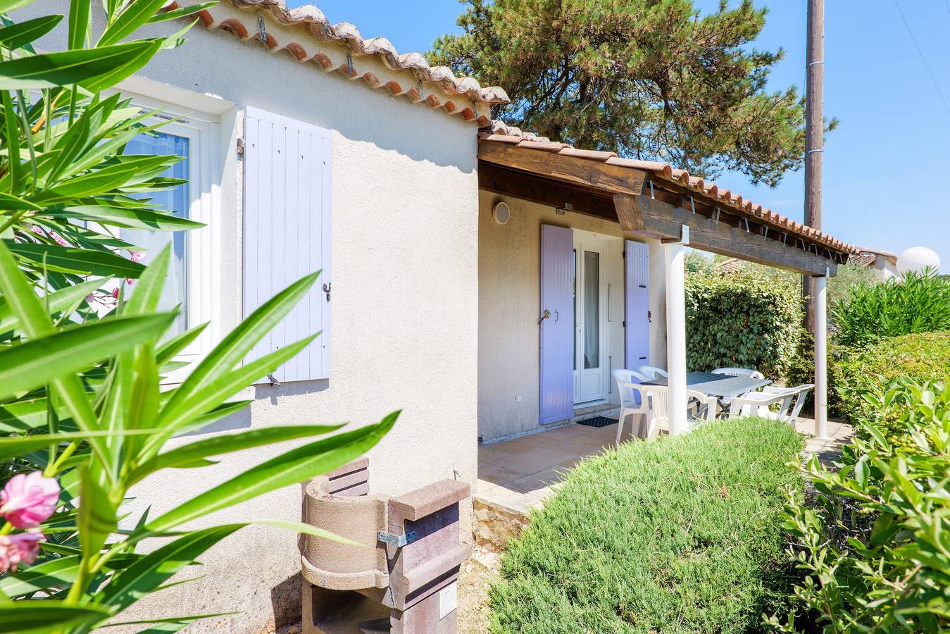 Gite Le Micocoulier La Fontinelle in Bessas, Ardèche