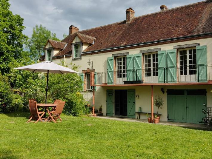 Chambre d’hôte pour 2 personnes, avec Terrasse ainsi que Jardin et Vue à Saint-Plantaire