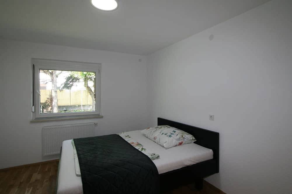 Entire apartment, Beautiful apartment for 4 people with Tv, terrace and pets allowed in Stubai Alps, Innsbruck