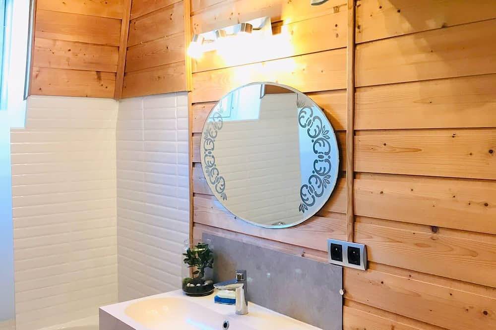 Entire apartment, Nid douillet 2ou4 p à St Pierre de Chartreuse in Saint-Pierre-de-Chartreuse, Isère