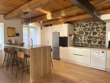 Gîte pour 6 personnes, avec vue et terrasse à Aiguilhe