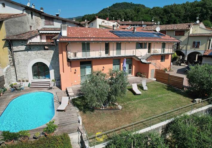 Appartamento intero, Appartamento 'Casale San Giacomo - Campei' con piscina condivisa, Wi-Fi e aria condizionata in Gavardo, Prealpi Gardesane