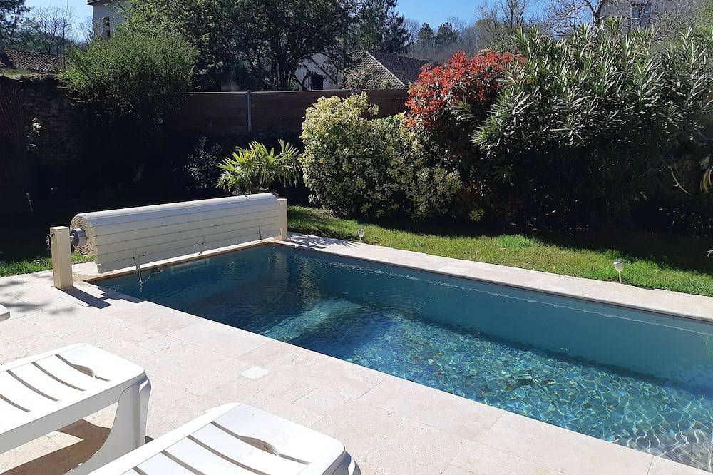 Elisa ❤ maison de village: piscine, jardin, préau, terrasse clôturés. Promotion. in Saint-Martin-le-Redon, Lot