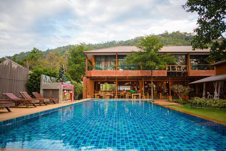 Station pour 3 personnes, avec piscine et jardin dans Klong Prao Beach
