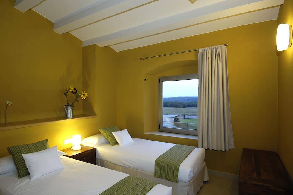 Excepcional casa rural aislada en paraje idílico ideal para familias y grupos in Vilavenut, Fontcuberta