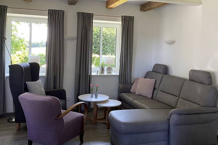 Ferienwohnung für 4 Personen, mit Terrasse und Garten sowie Sauna in Esgrus