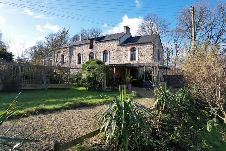 Maison de vacances pour 2 personnes, avec Terrasse ainsi que Jardin et Vue à Lanvallay