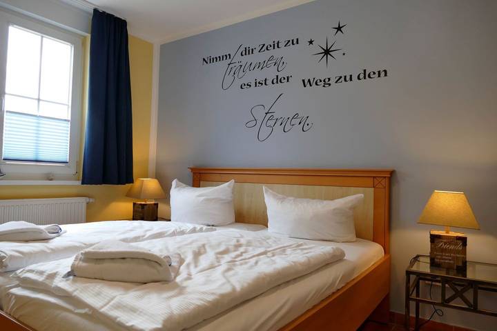 Ganze Wohnung, Ferienwohnung Kranichglück - im Herzen der Halbinsel Jasmund in Neddesitz, Sagard