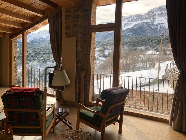 Casa rural para 4 personas, con Balcón y Terraza además de Piscina y Vistas en Alto Urgel - 2