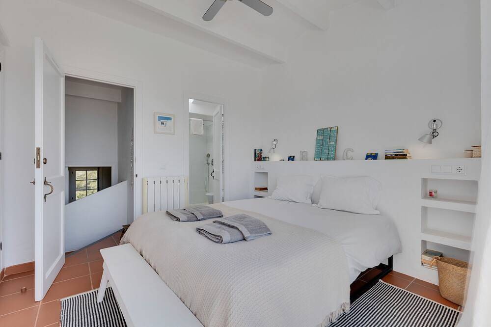 Holiday Home 'Binimares' with Sea View, Private Terrace and Wi-Fi in Torret de Baix, Sant Lluís