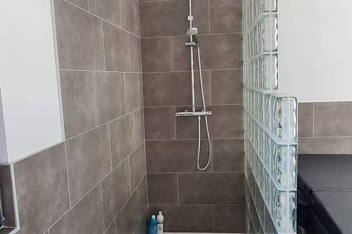 Location de vacances pour 2 personnes, avec balcon ainsi que jacuzzi et jardin à Saint-Tricat - 3