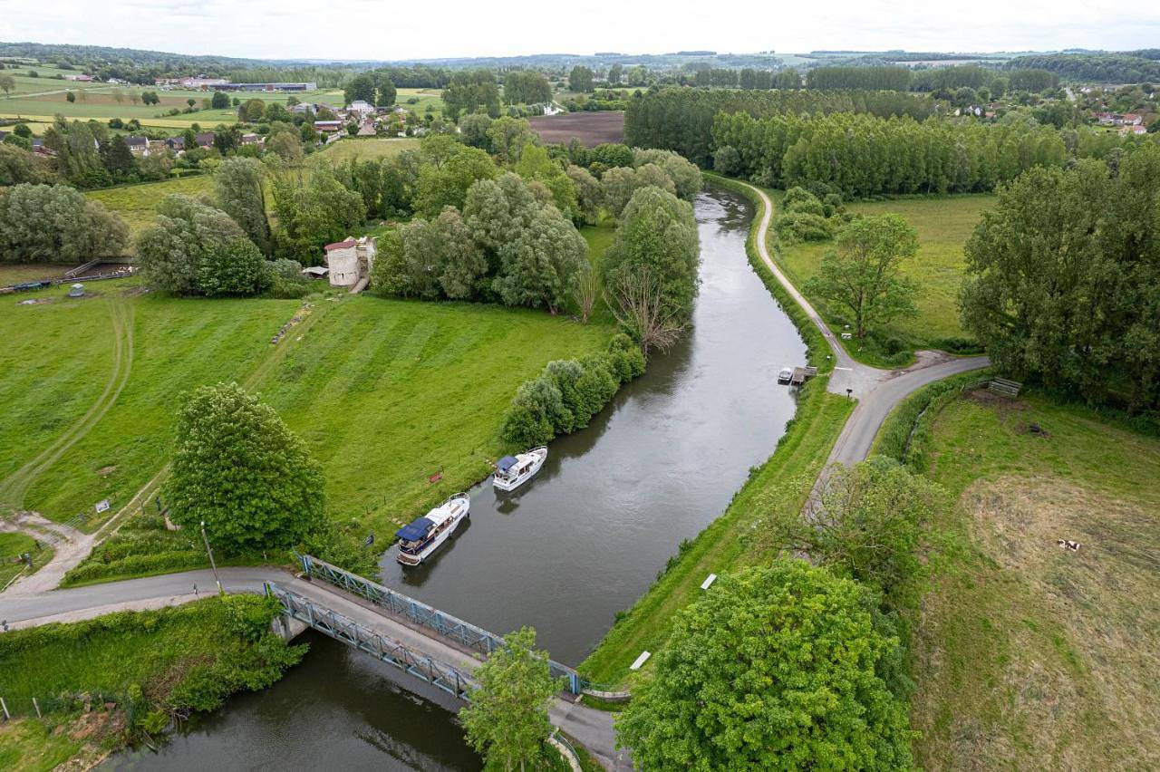 Sealov Hébergements insolites- linge, ménage et vélos inclus in Eaucourt-sur-Somme, Région d'Abbeville