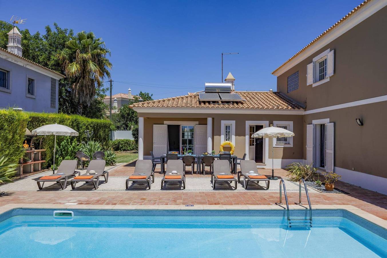 Villa para 8 pessoas com jardim in Almancil, Distrito de Faro