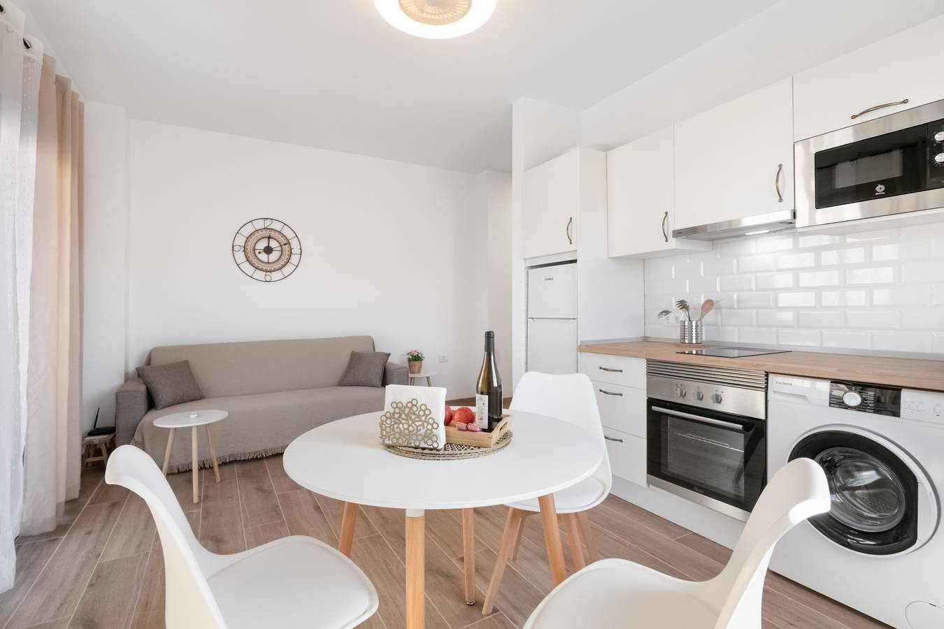 Entire apartment, Vacation 'Salitre' with Balcony and Wi-Fi in Las Eras, Fasnia