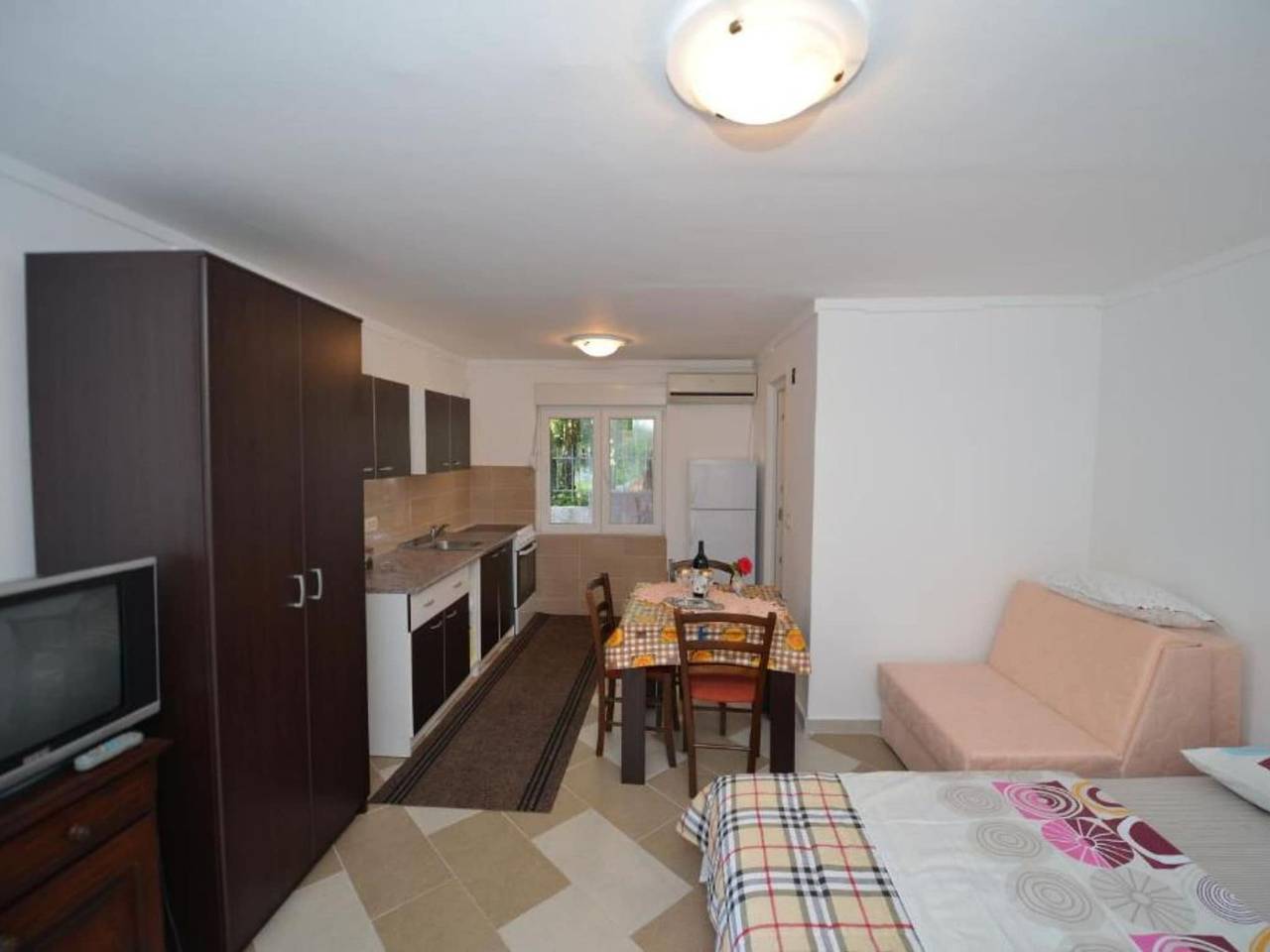 Appartement entier, Studio with Balcony in Tivat in Tivat, Bay of Kotor

