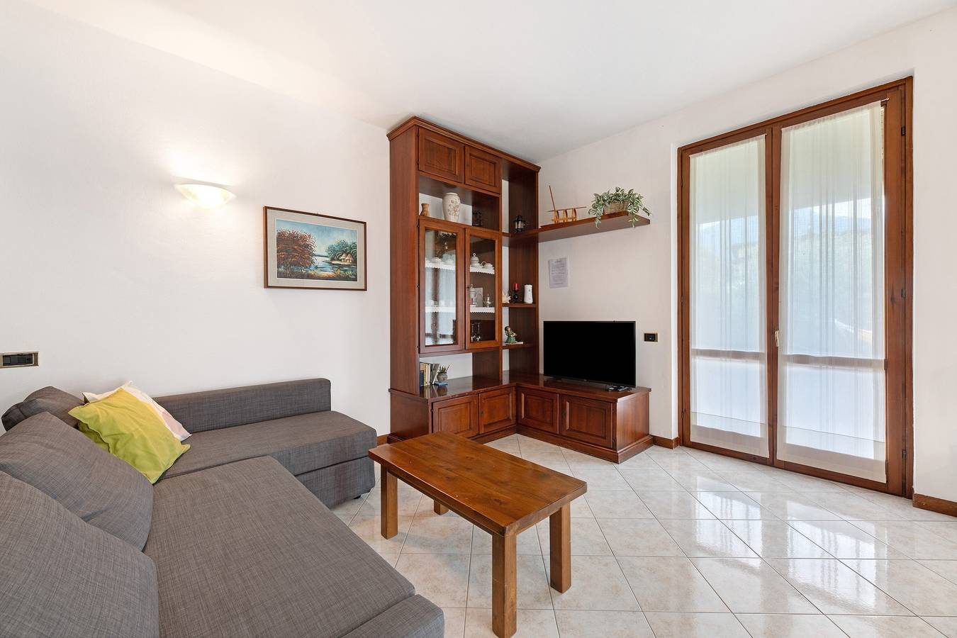 Ganze Wohnung, Apartment 'Lago' mit Bergblick, privater Terrasse und Wlan in Dongo, Comer See