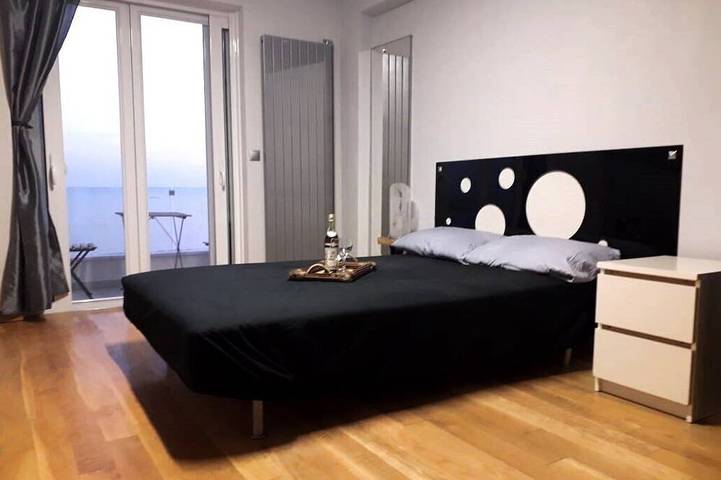 Gîte pour 5 personnes, avec balcon dans Saronida