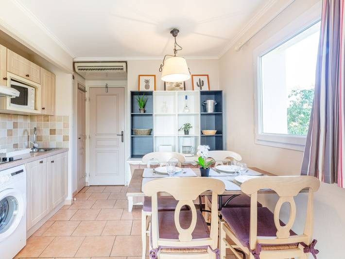 Apartamento entero, Les Calanques Spa Thalassothérapie in Roquebrune-sur-Argens, Costa mediterránea (Francia)