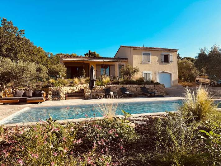 Location de vacances pour 8 personnes, avec jardin, adapté aux familles à Saint-Saturnin-lès-Apt - 2