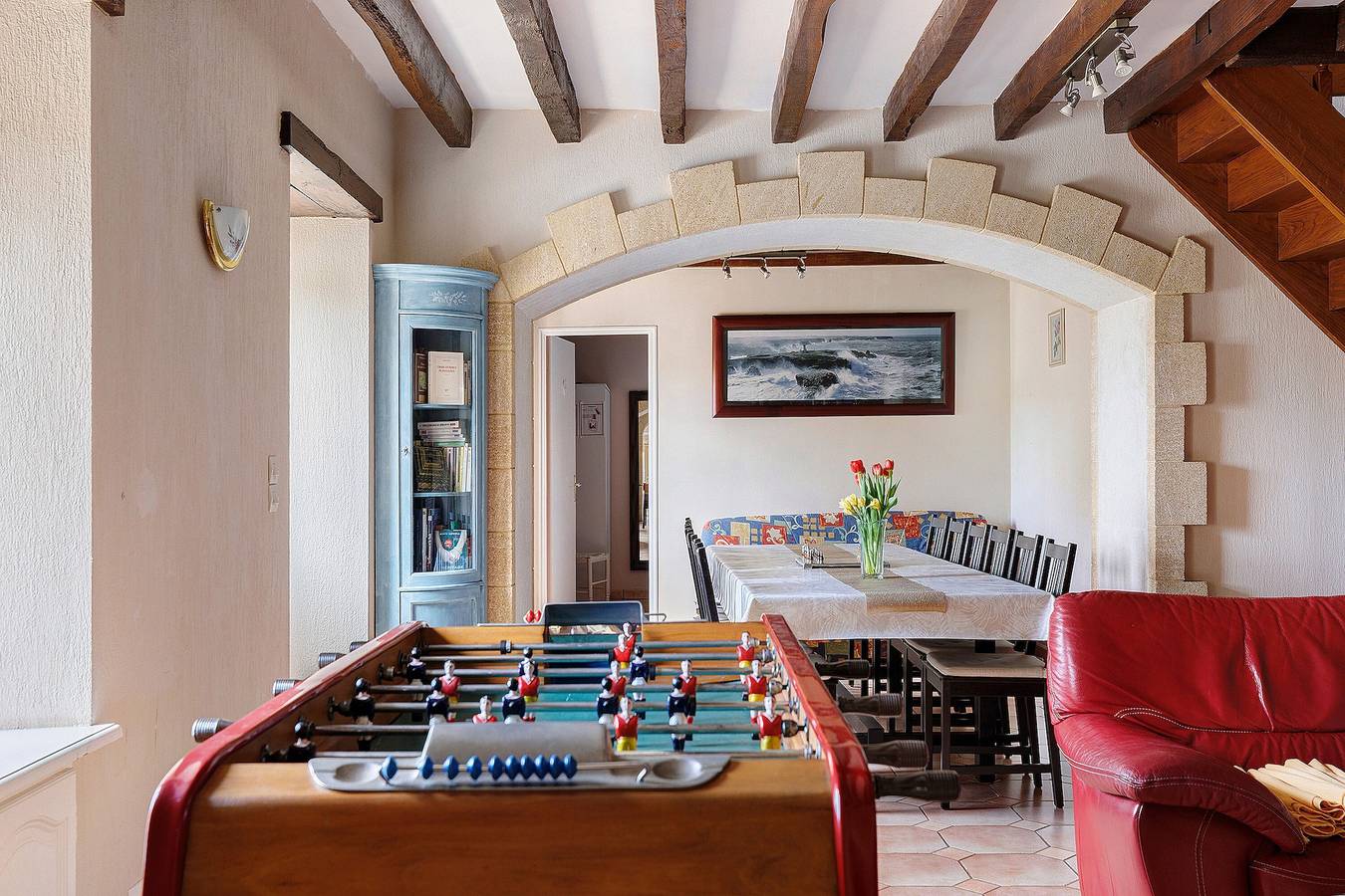 Maison de vacances 'Gîte Bleu Pour 14 Personnes' avec Terrasse Privée et Wi-Fi in Huillé-Lézigné, Vallée de la Loire