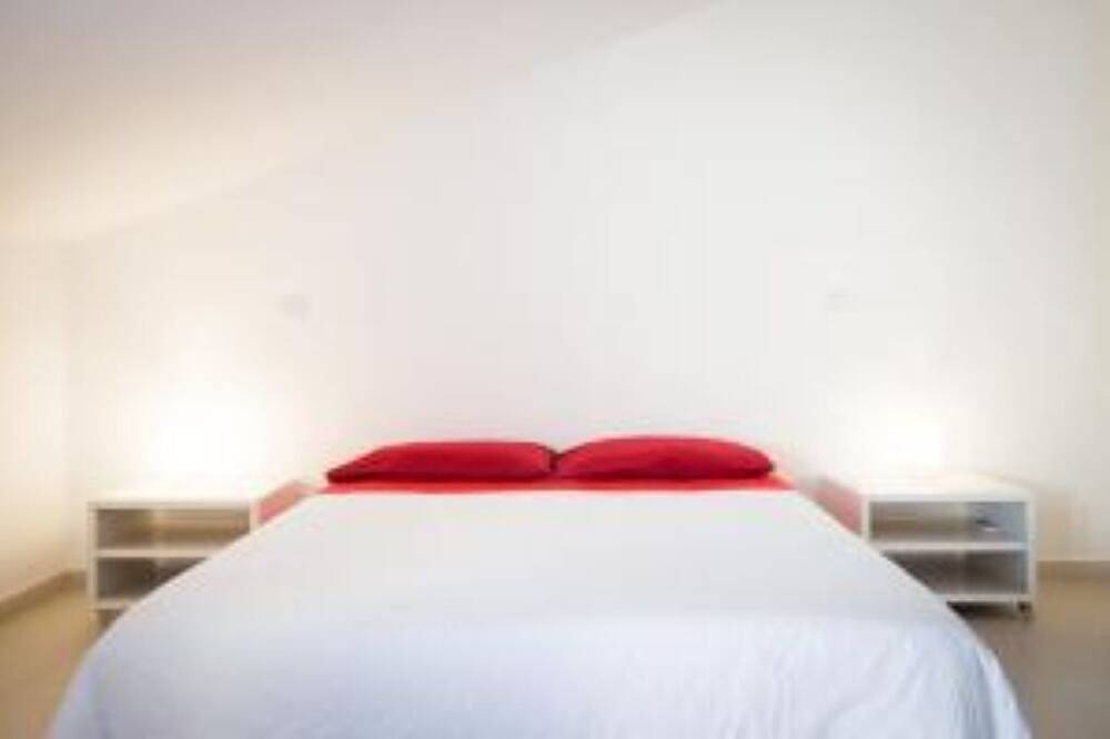 Appartamento intero, Delizioso appartamento mansardato in centro paese in Portoscuso, Provincia di Carbonia-Iglesias