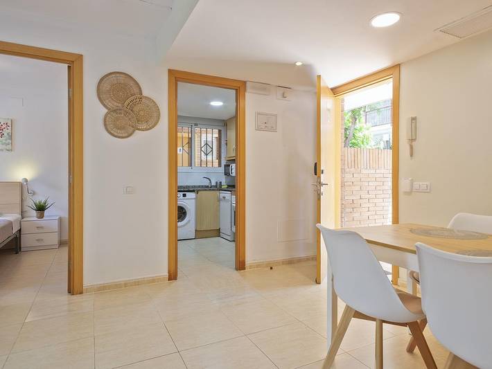 Ferienwohnung für 5 Personen, mit Balkon/Terrasse und Garten sowie Pool in Castelldefels - 4