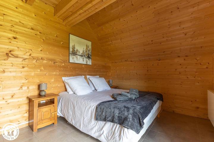 Gîte pour 6 personnes, avec jardin à Chambon-sur-Lac - 4