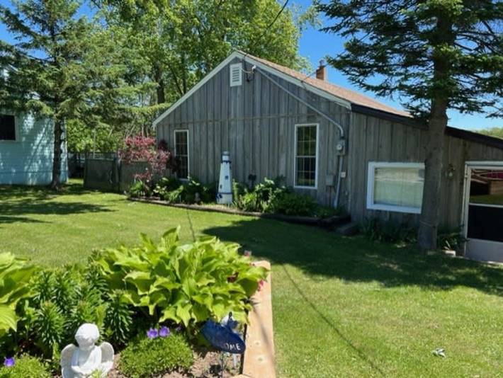 Holiday home for 11 people, with garden and lake view as well as terrace, with pets - 1