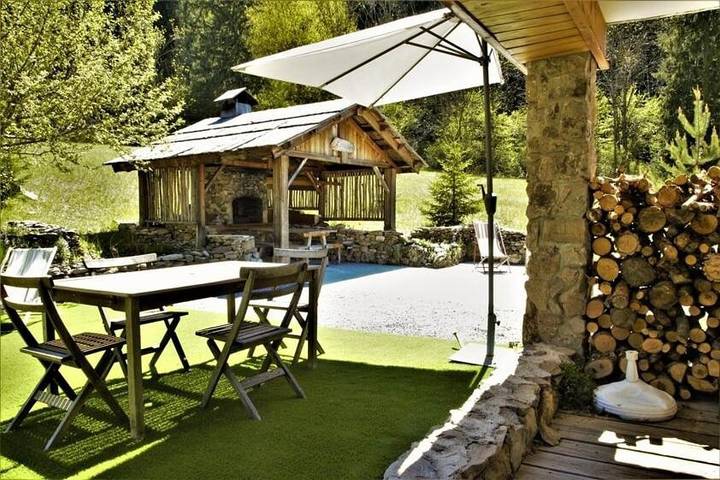 Chalet pour 4 personnes, avec Terrasse ainsi que Jardin et Vue