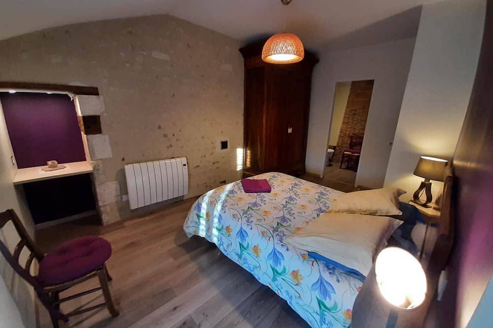 Geräumiges Gîte mit privatem Garten, Ping-Pong, Fahrrädern und Kamin - Ideal für Familien! in Chalais (Charente), Charente