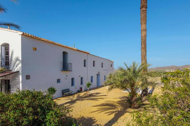 Casa rural para 12 personas, con jardín además de vistas y piscina en Vera - 2