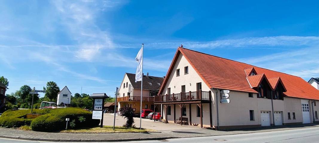 Hotel für 2 Personen, mit Terrasse und Garten in Büren