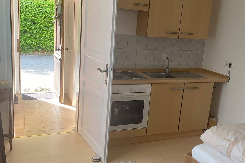 Ganze Wohnung, Ferienwohnung + Pferde-Boxen auf dem Bauernhof idyllisch im Allgäu / Kaufbeuren in Kaufbeuren, Bayerisch Schwaben