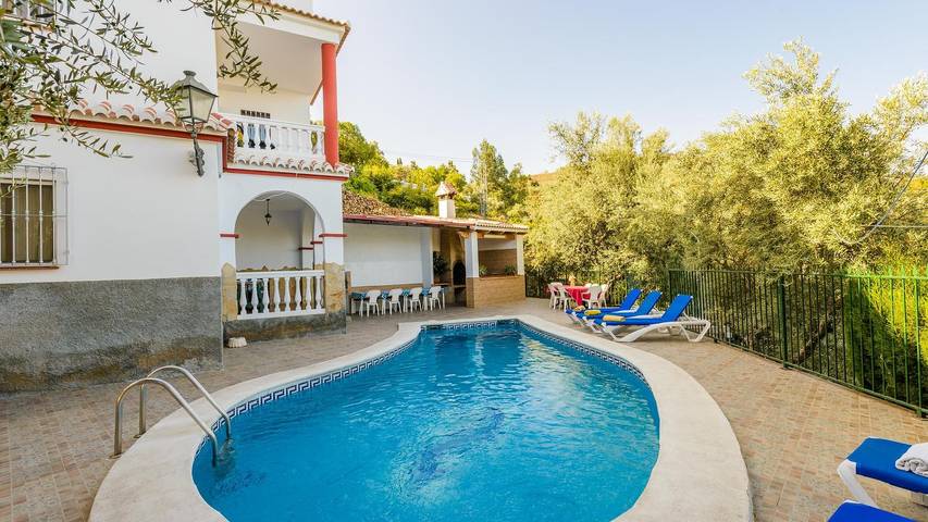 Casa rural para 20 personas, con piscina y balcón/terraza en Sayalonga