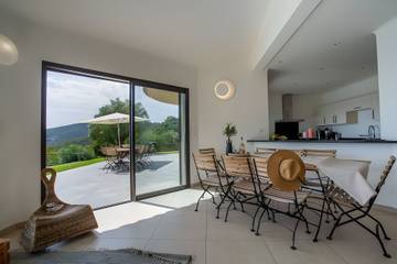 Villa for 12 People in Conca, Corse-du-Sud, Photo 4