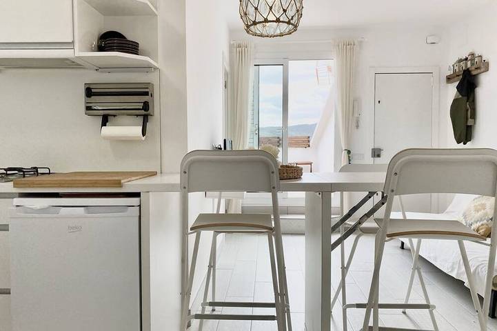 Ganze Wohnung, White Home, Terrasse mit Blick nahe am Strand in Platja de Sant Feliu (Sant Feliu de Guíxols), Sant Feliu de Guíxols
