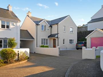 Holiday Rental for 8 People in Little Haven, Pembrokeshire, Photo 1