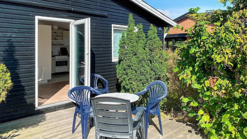 Ferienhaus für 9 Personen, mit Terrasse und Garten in Aalbæk