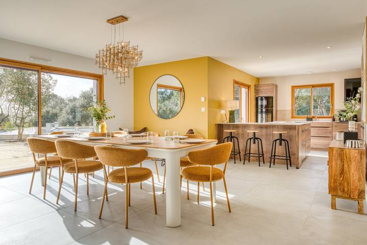 Location de vacances pour 8 personnes, avec sauna et piscine ainsi que jardin et jacuzzi, adapté aux familles à Brem-sur-Mer - 3