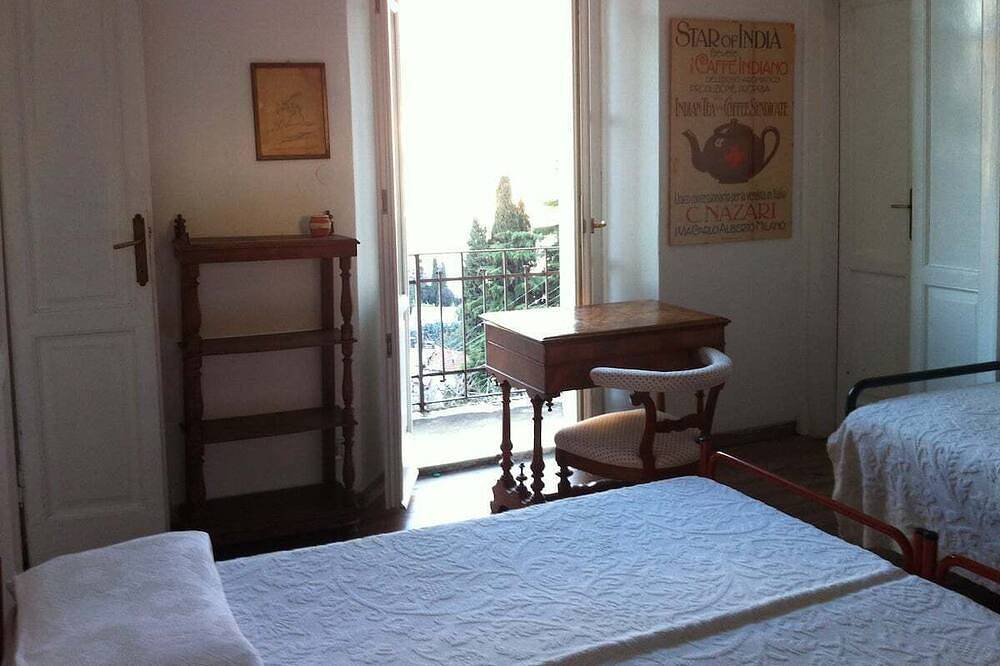Appartement entier, Villa Rossa,  magnificent garden and view on the lake at only 10 min. from Como in Commune de Torno, Lac de Côme