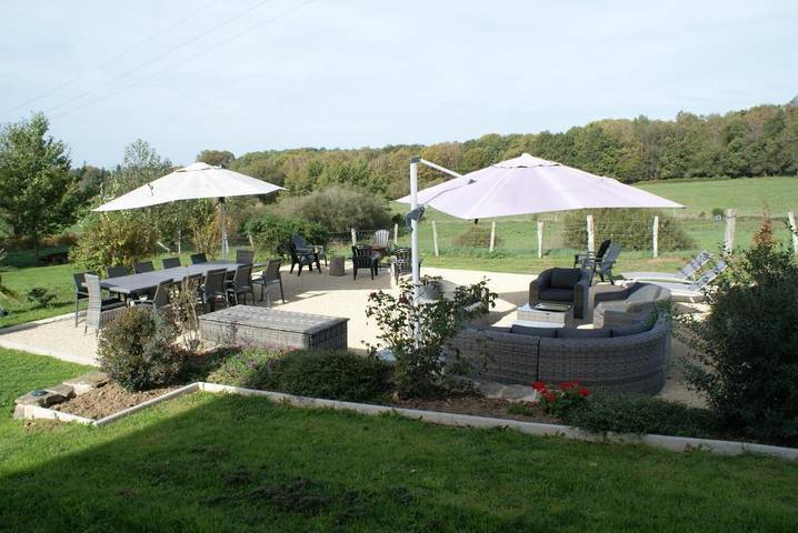 Cottage pour 2 personnes, avec jardin et terrasse à Salon-la-Tour