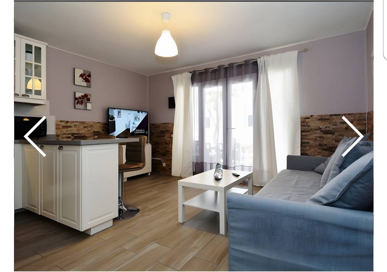 Ganze Wohnung, Apartment 'Romance' mit Gemeinschaftspool, privater Terrasse und Wlan in Puerto del Carmen, Tías