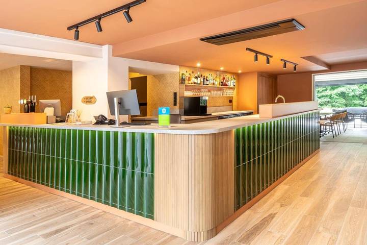 Hôtel pour 2 personnes, avec piscine et terrasse, animaux acceptés à Chambray-lès-Tours - 4