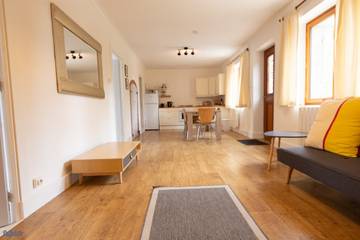 Cottage pour 6 personnes, avec jardin et balcon, adapté aux familles à Brecé