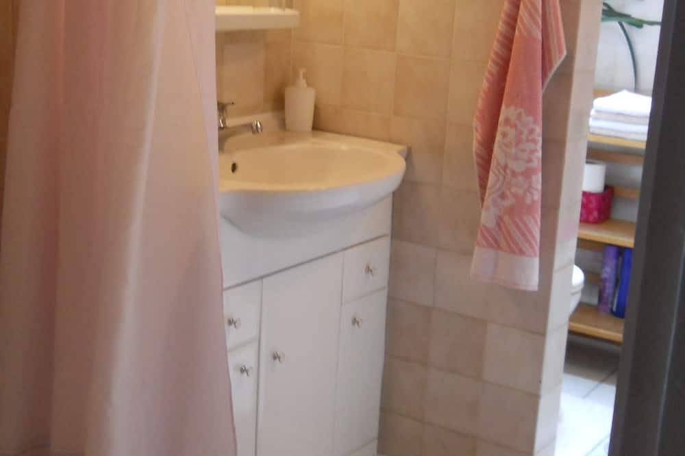 Ganze Wohnung, Thermal-Urlaub in einem gepflegten, sauberen Ferienhaus in Komorn, Komitat Komorn-Gran