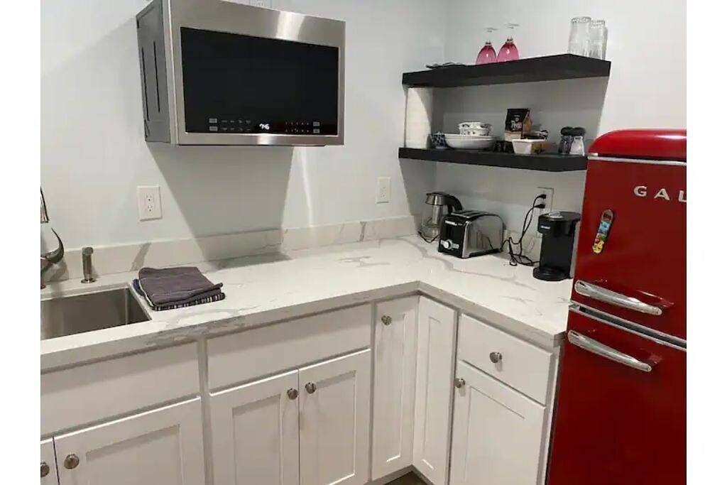 Ganze Wohnung, Luxury Spacious Studio in Woodside Plaza in Redwood City, Silicon Valley