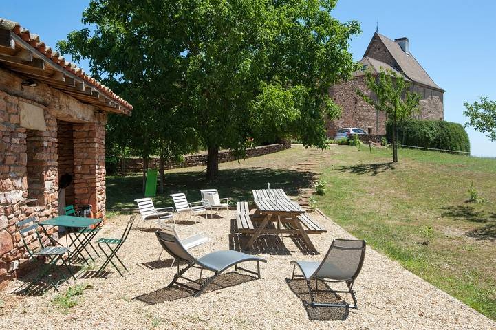 Gîte pour 10 personnes, avec Terrasse et Jardin