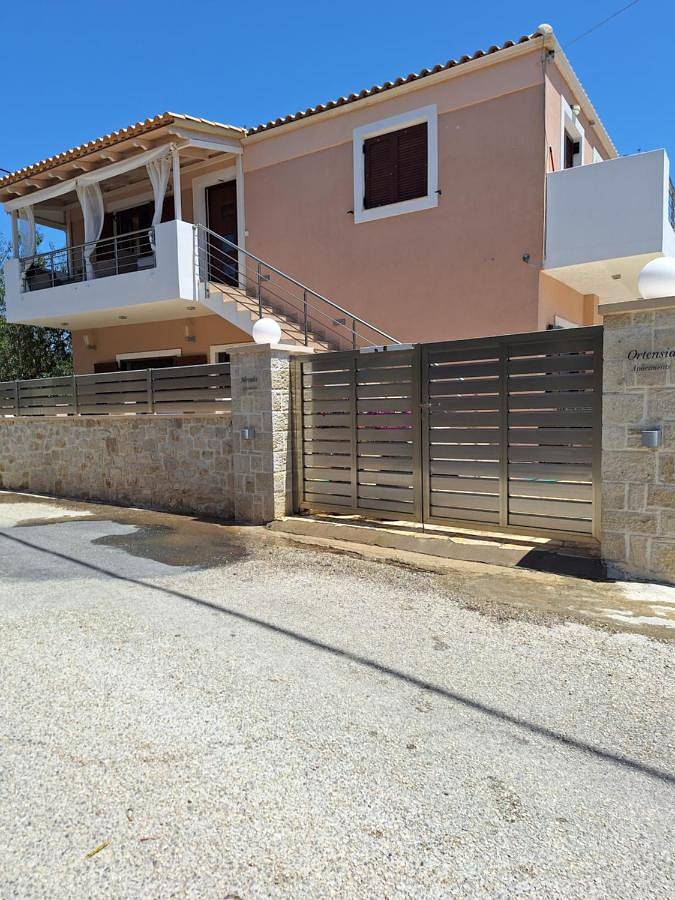 Ολόκληρο το διαμέρισμα, Deluxe Double Room (2 Adults + 1 Child) in Οζιά, Παξούς