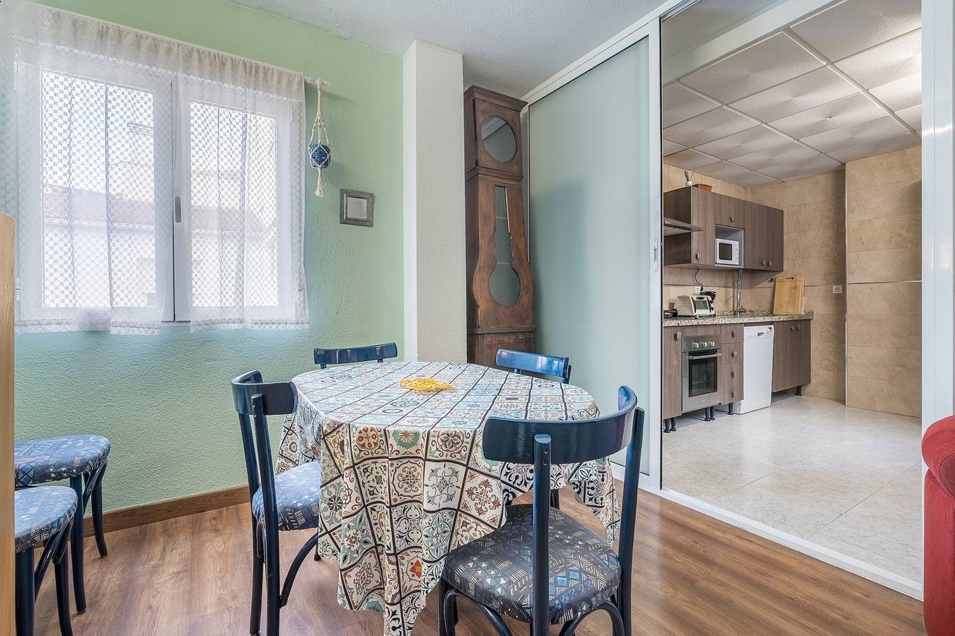 Apartamento entero, Apartamento 'Granada David' con terraza compartida, Wi-Fi y aire acondicionado. in Beiro, Granada